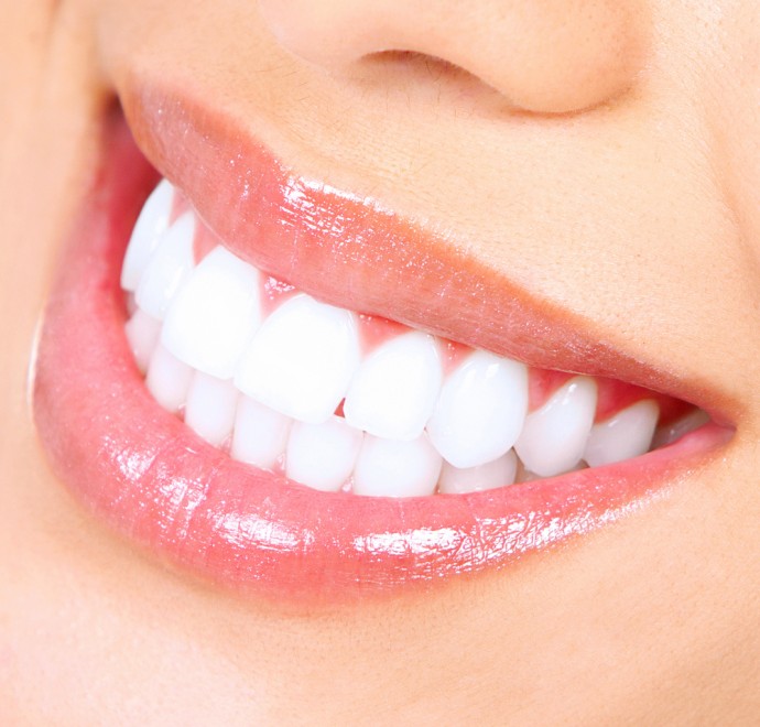 Как нужно ухаживать за чувствительными зубами